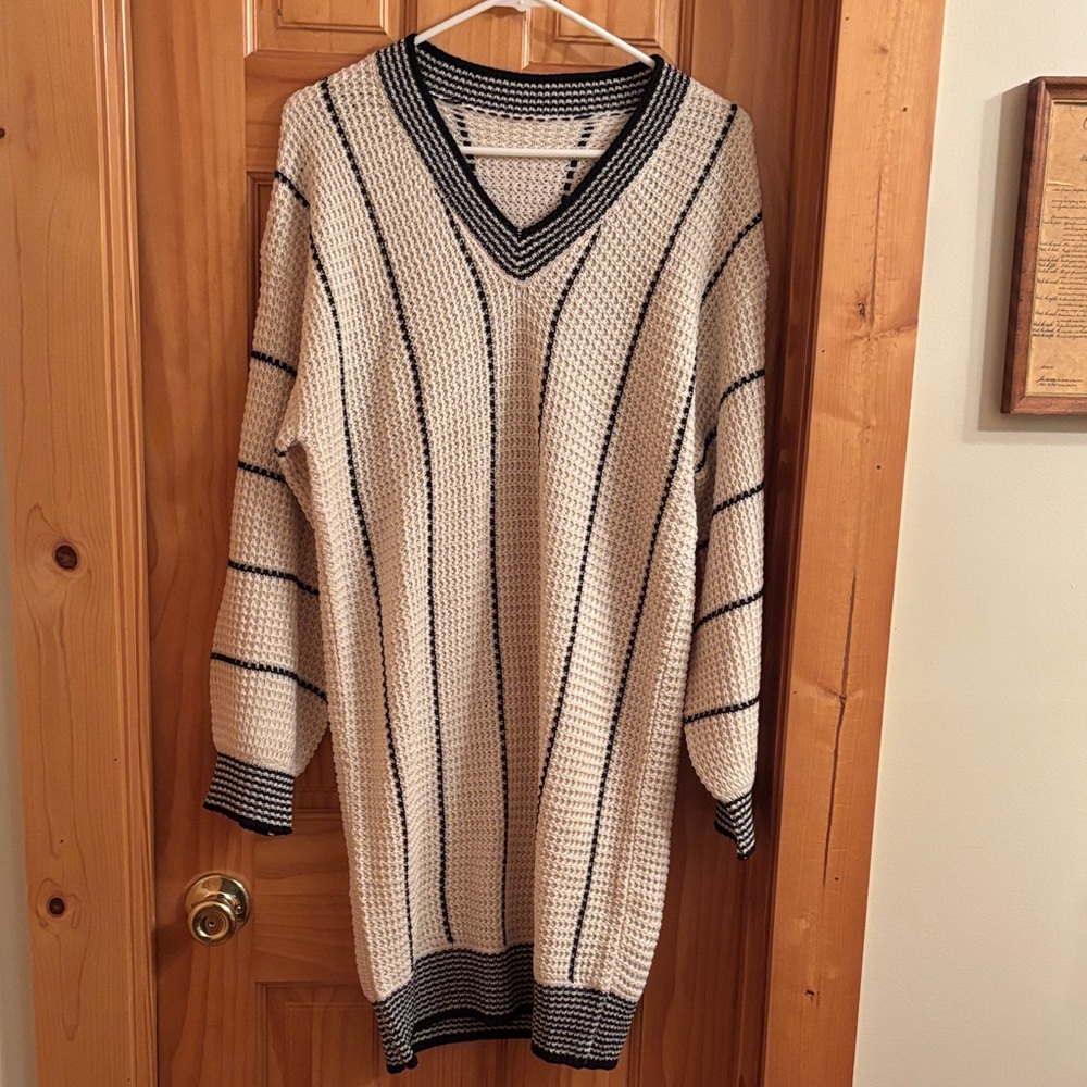 SHEIN Black and Cream Textured Knit Top